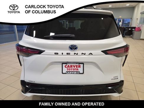 Used 2021 Toyota Sienna XSE w/ XSE Plus Package image 8