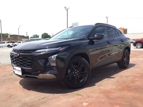 Used 2024 Chevrolet Trax ACTIV w/ Driver Confidence Package image 10