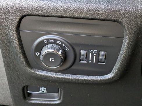 Certified 2023 Jeep Grand Cherokee L Limited w/ Black Appearance Package image 13