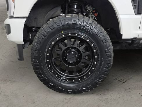 Certified 2026 Ford F350 Platinum w/ FX4 Off-Road Package AWD/4WD image 9