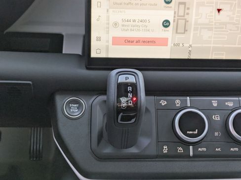 Used 2025 Land Rover Defender 110 S image 26