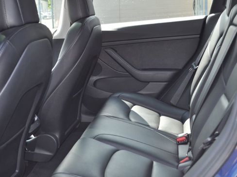 Used 2022 Tesla Model 3 Performance image 14