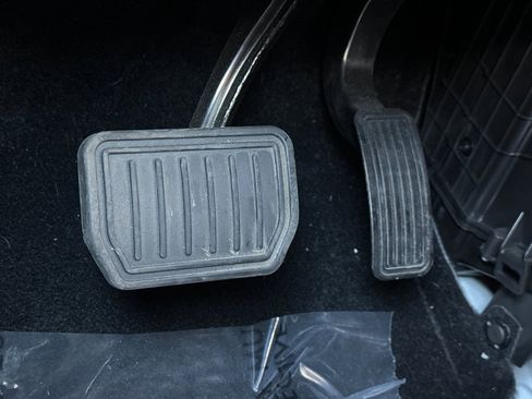 Used 2023 Tesla Model 3 Standard Range image 43