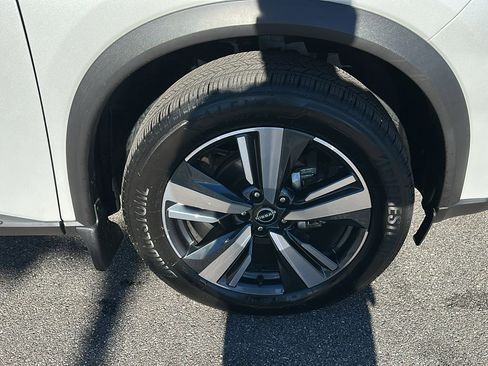 Certified 2024 Nissan Rogue SL image 8