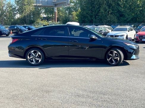 Used 2022 Hyundai Elantra SEL w/ Convenience + Premium Package image 4