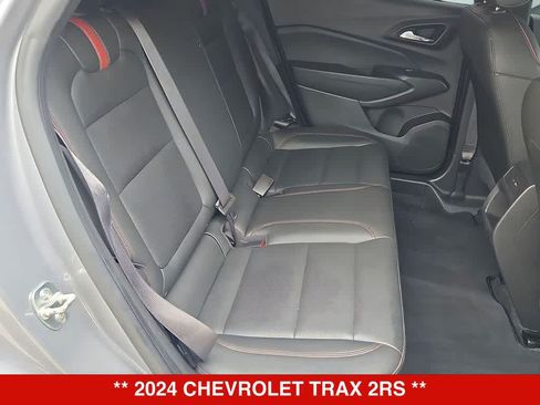 Used 2024 Chevrolet Trax RS FWD image 21