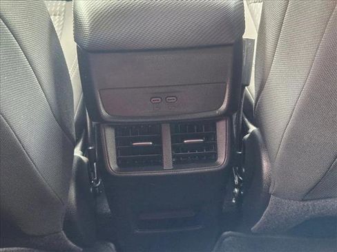 Used 2025 Chevrolet Equinox LT AWD/4WD image 18