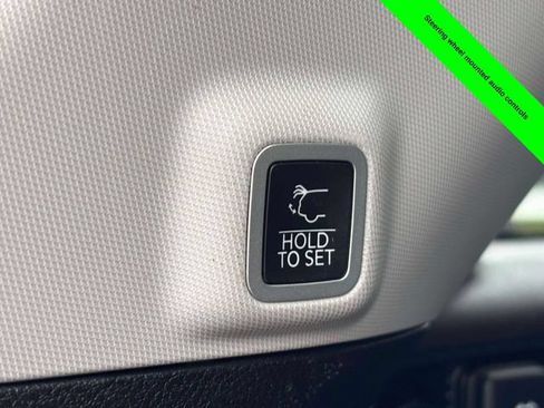 Used 2023 Jeep Grand Cherokee Limited AWD/4WD image 37