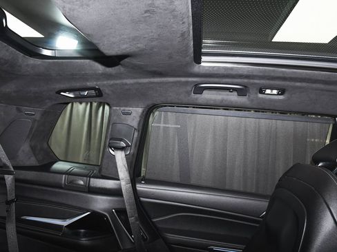 Used 2023 BMW X7 xDrive40i w/ Executive Package image 81