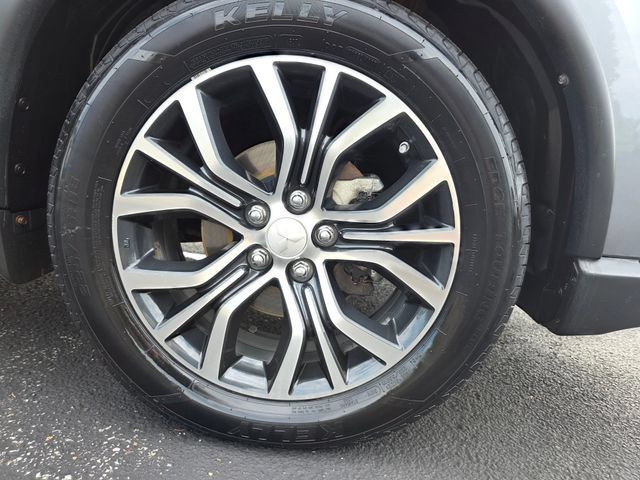 Used 2016 Mitsubishi Outlander GT AWD/4WD image 11