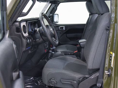 Used 2024 Jeep Wrangler Unlimited AWD/4WD image 2