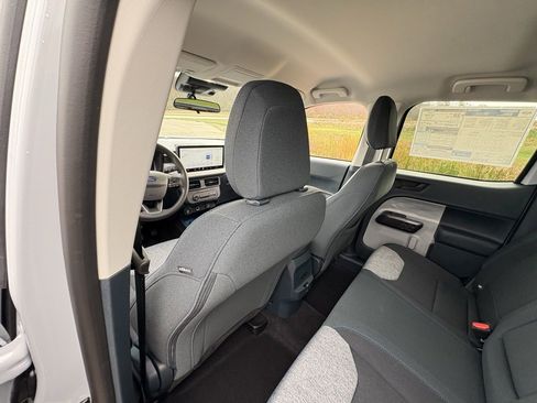 New 2025 Ford Maverick XLT image 21