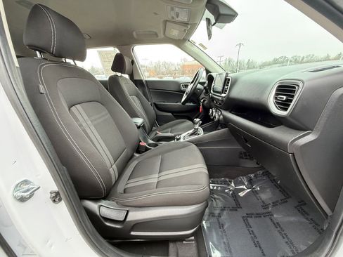 Used 2021 Hyundai Venue SEL image 23