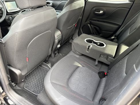 Used 2019 Jeep Renegade Trailhawk image 21