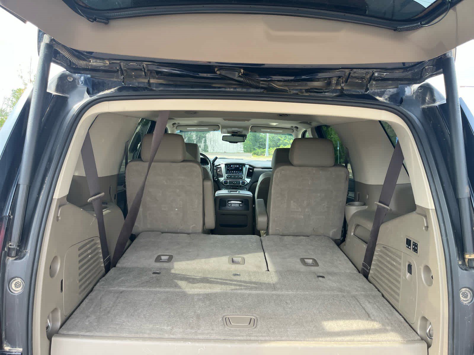 Used 2019 Chevrolet Tahoe LT w/ Luxury Package AWD/4WD image 4
