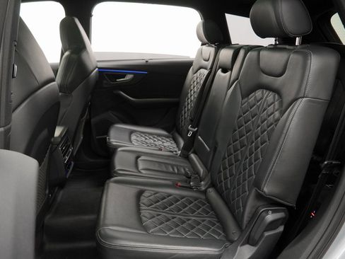 Used 2021 Audi SQ7 Prestige image 18