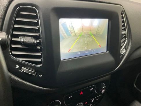 Used 2020 Jeep Compass Latitude w/ Cold Weather Group AWD/4WD image 12