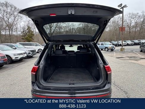 Certified 2022 Volkswagen Tiguan SE R-Line image 23