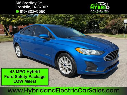 Used 2019 Ford Fusion SE FWD image 1