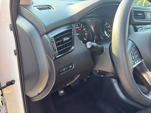 Used 2019 Nissan Rogue Sport S FWD image 14