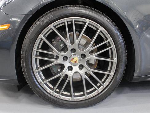 Certified 2023 Porsche Panamera 4 Platinum Edition w/ Assistance Package image 11