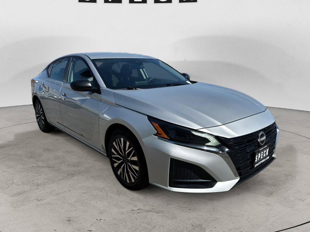 Used 2024 Nissan Altima 2.5 SV FWD image 7