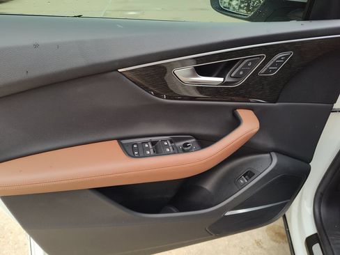 Used 2023 Audi Q8 Premium Plus AWD/4WD image 21