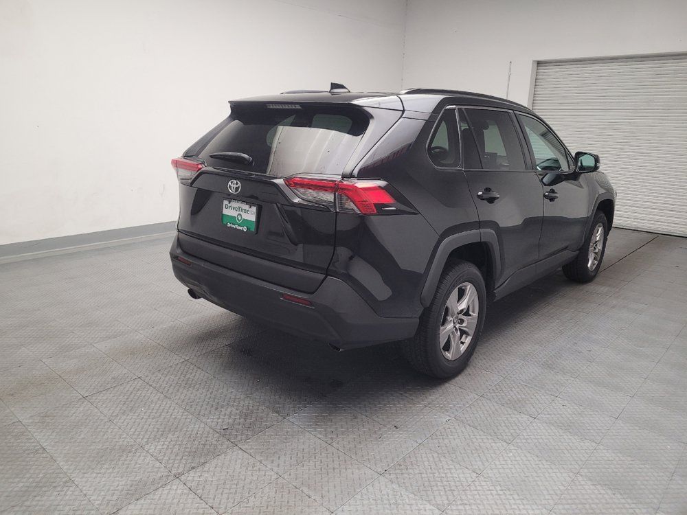 Used 2022 Toyota RAV4 XLE FWD image 9