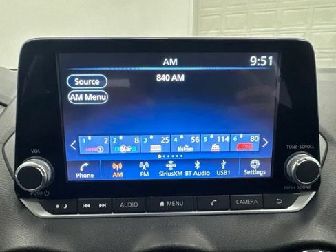 Used 2025 Nissan Sentra SV FWD image 15