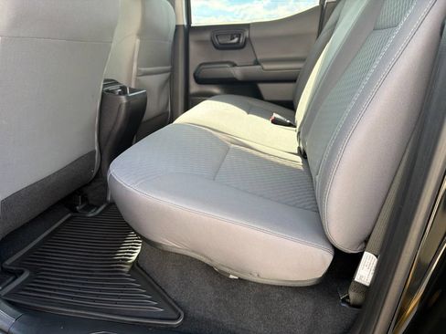 Used 2020 Toyota Tacoma SR AWD/4WD image 12