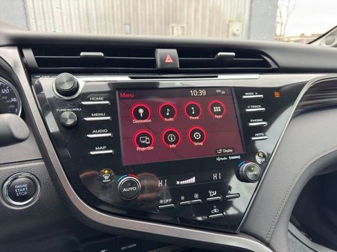 Used 2019 Toyota Camry XLE image 20