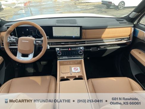 Used 2025 Hyundai Santa Fe Limited image 3