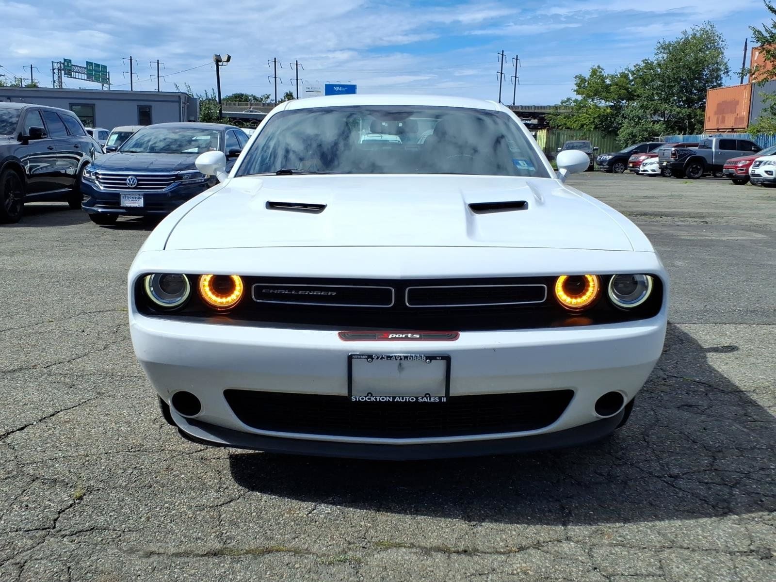Used 2020 Dodge Challenger SXT RWD image 2