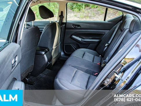 Used 2025 Nissan Altima 2.5 SV FWD image 16