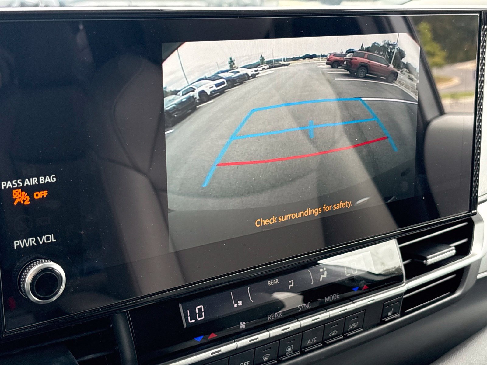 Used 2026 Toyota Sienna XLE FWD image 26