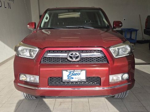 Used 2011 Toyota 4Runner SR5 w/ Convenience Pkg image 2