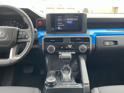 Used 2025 Toyota Tacoma TRD Off-Road image 18