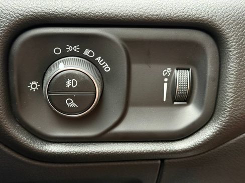New 2026 RAM 1500 Express AWD/4WD image 17