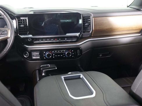 Used 2022 Chevrolet Silverado 1500 High Country w/ Technology Package AWD/4WD image 36