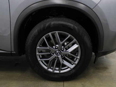 Used 2023 Nissan Rogue S image 5