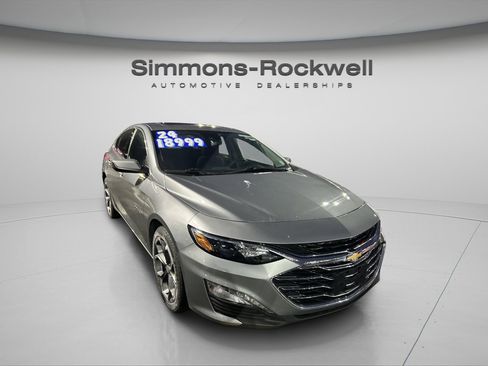 Used 2024 Chevrolet Malibu LT image 2