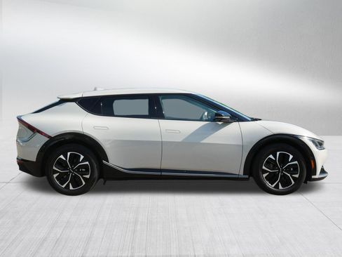 Used 2024 Kia EV6 Wind w/ Wind Technology Package AWD/4WD image 8