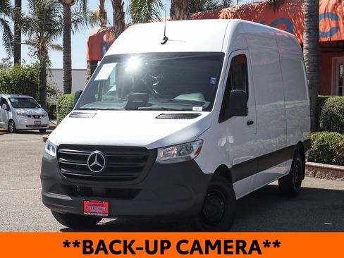 Used 2025 Mercedes-Benz Sprinter 2500 image 4