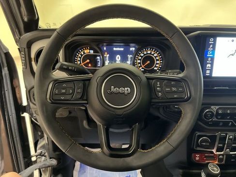 Used 2024 Jeep Wrangler Unlimited Sport AWD/4WD image 10