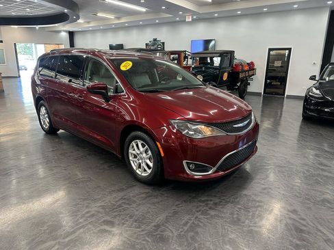 Used 2021 Chrysler Voyager Lxi FWD image 3