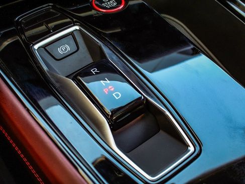 Used 2024 Audi e-tron GT Premium Plus image 25