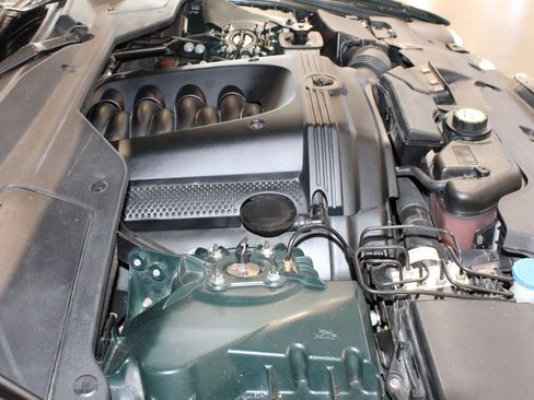 Used 2004 Jaguar XJ8 RWD image 19