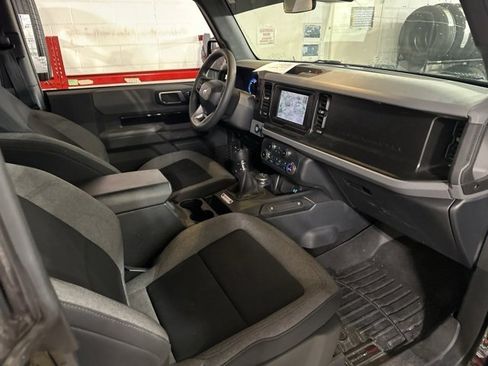 Used 2021 Ford Bronco Base image 4