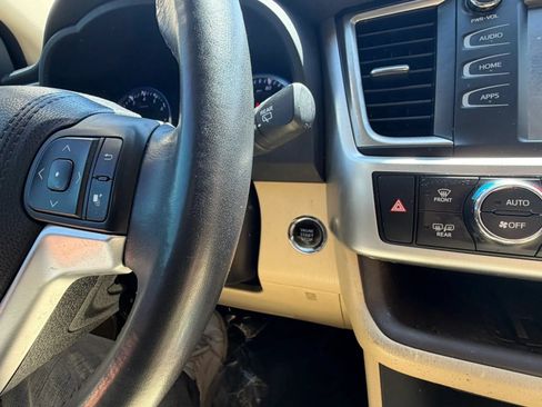 Used 2015 Toyota Highlander XLE FWD image 20
