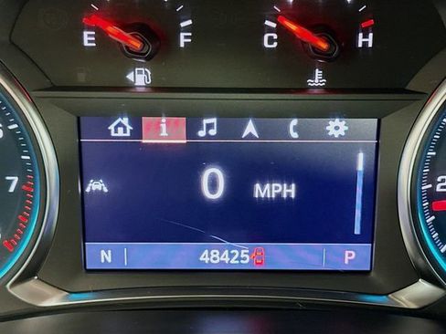 Used 2023 Chevrolet Traverse LT image 13